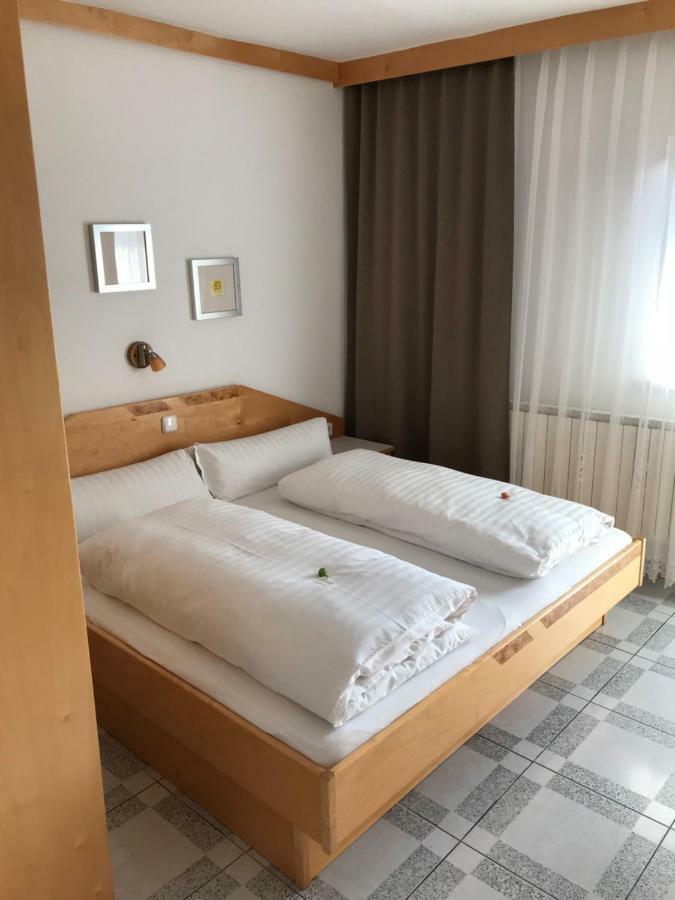 Gaestehaus Und Weinbau Zur Wiederkehr Strudler 滨湖波德斯多夫 外观 照片